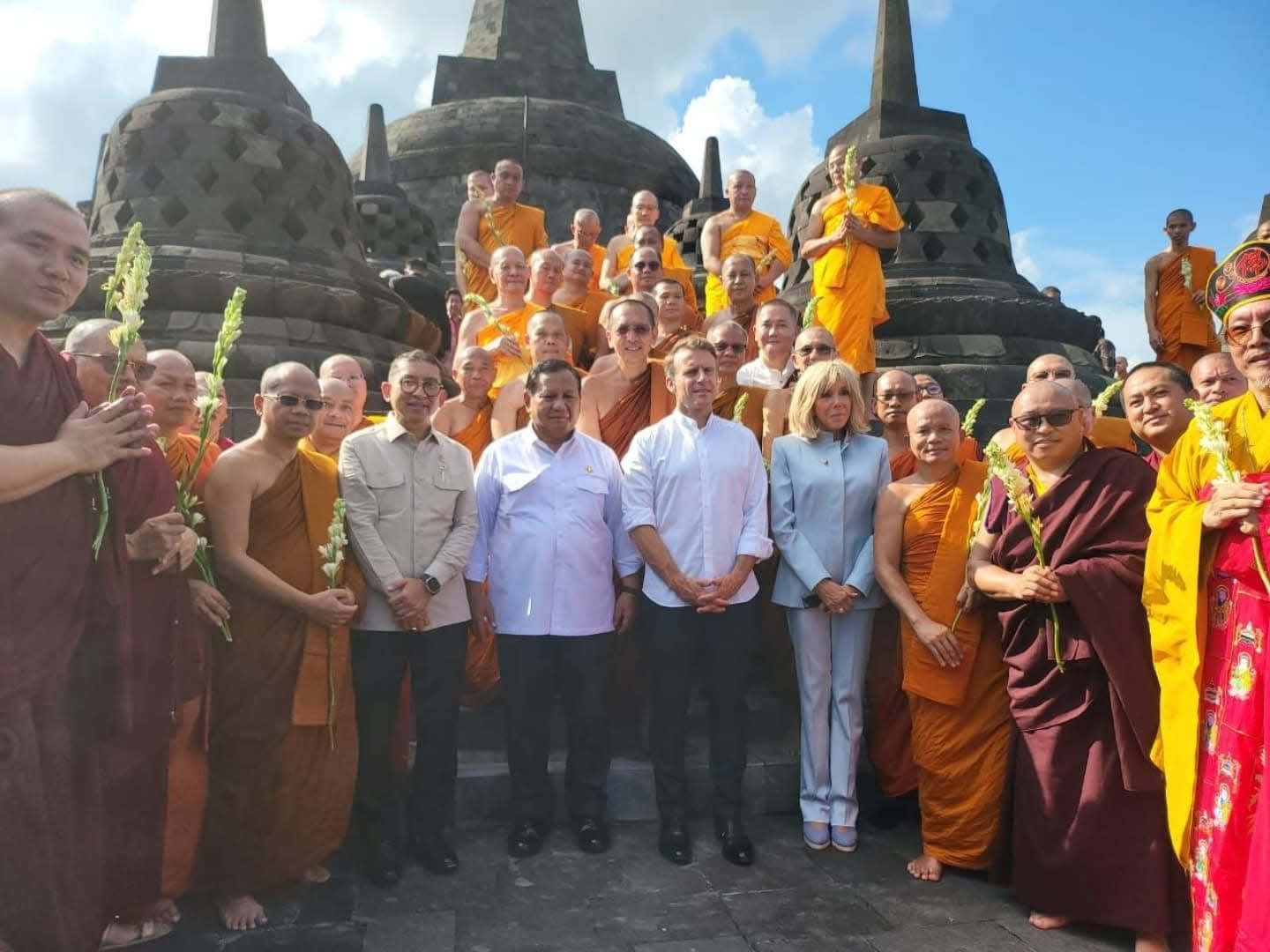 Wakil Ketua III STIAB Smaratungga Ikut Sambut Kunjungan Presiden Prancis di Candi Borobudur