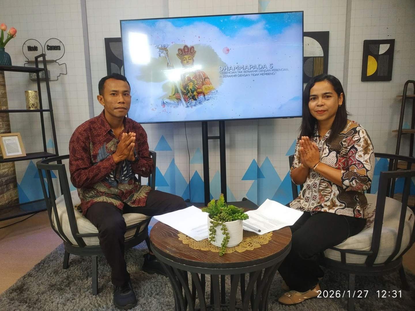 Alumni STIAB Smaratungga Isi Mimbar Agama Buddha di TVRI NTB