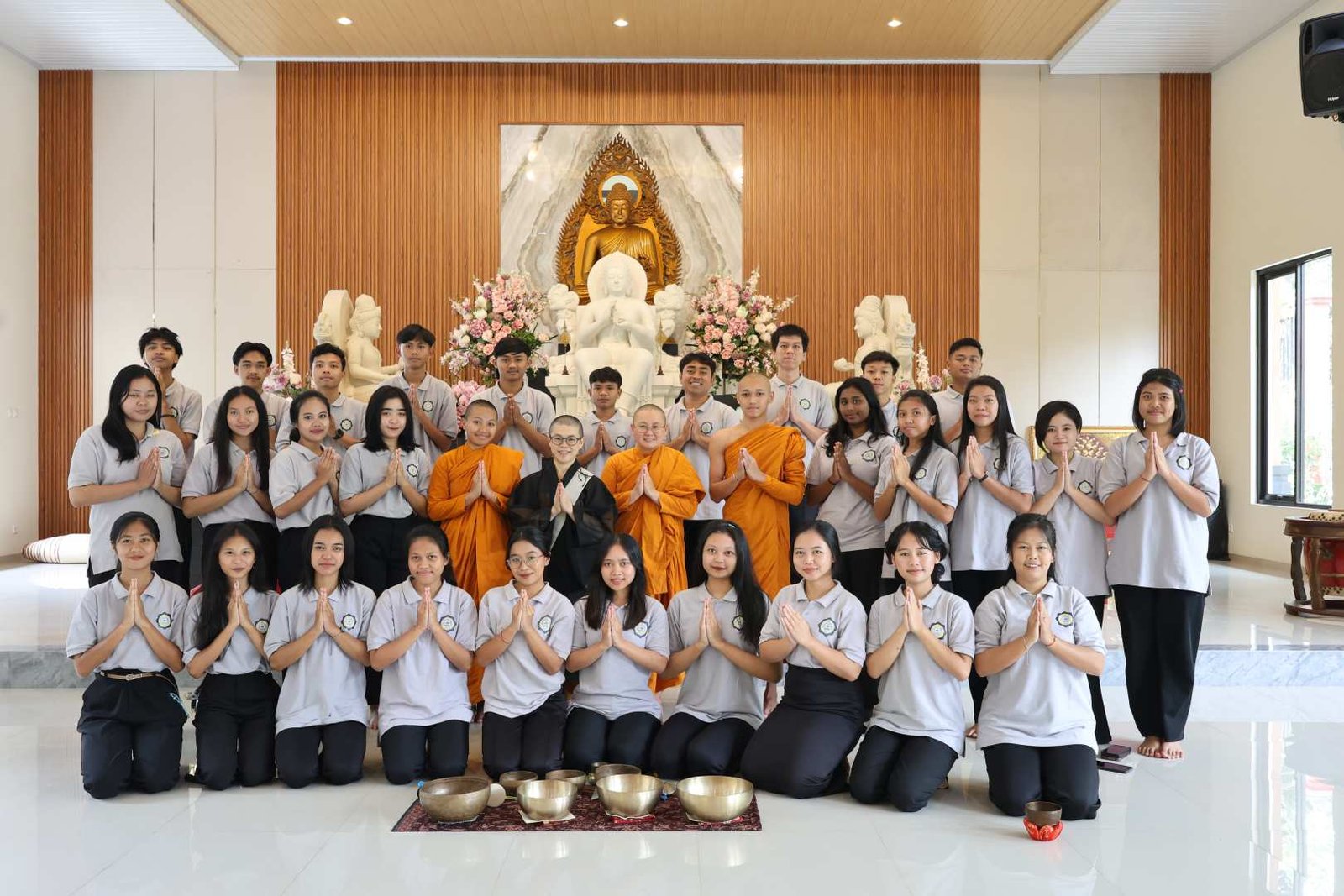 Lepaskan Penat, Temukan Tenangmu melalui Praktik Meditasi Singing Bowl